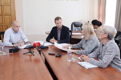 Сергей Сокол помог пострадавшим решить вопросы, связанные с ущербом от наводнения